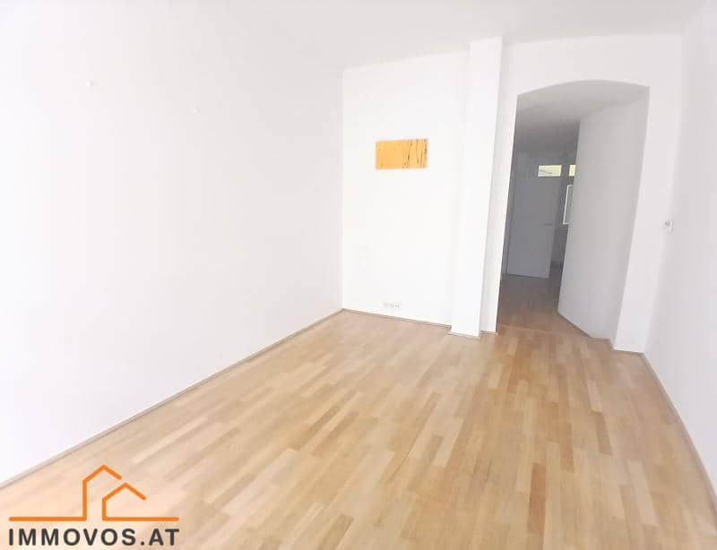 Helle Erdgeschosswohnung im Altbau nahe Park