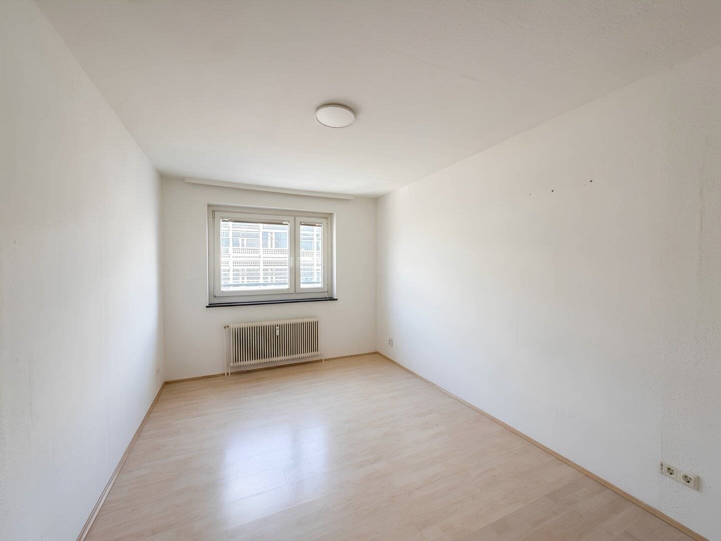 Compact starter apartment on the 5th floor | ELISABETH-VORSTADT