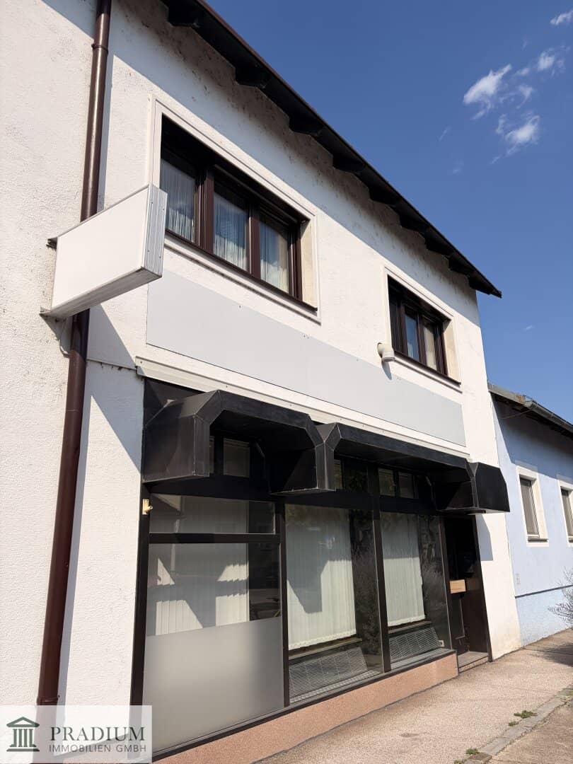 Bright retail premises with 94 m² | Spacious sales area | Top visibility on the main road in Biedermannsdorf