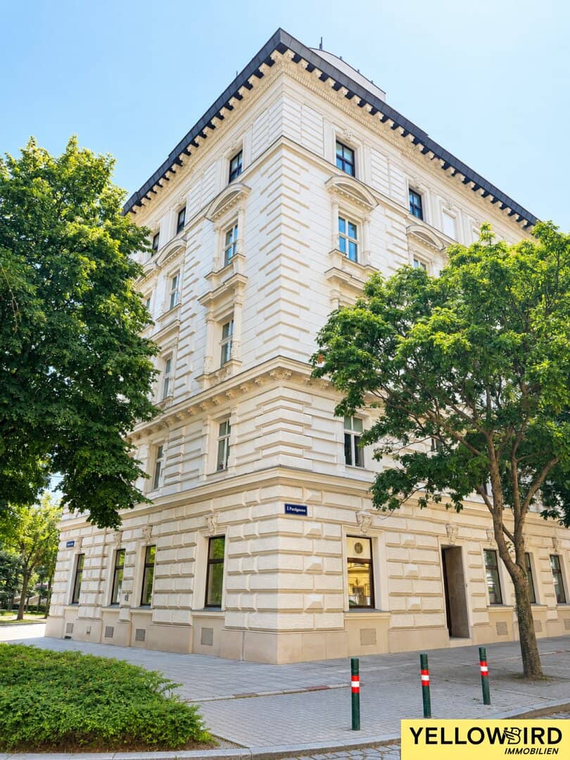 2-room historic building with roof terrace I 360-degree I with view of Danube