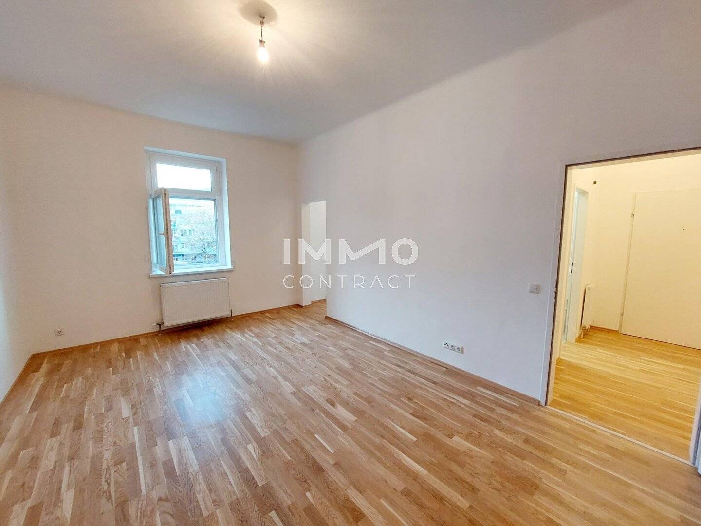 Like-new studio apartment near the Music Theatre