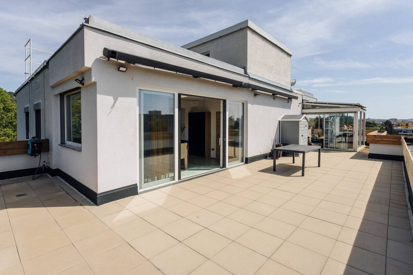 Spacious Penthouse with Distant View, Sun Terrace, Underfloor Heating &amp; Air Heat Pump