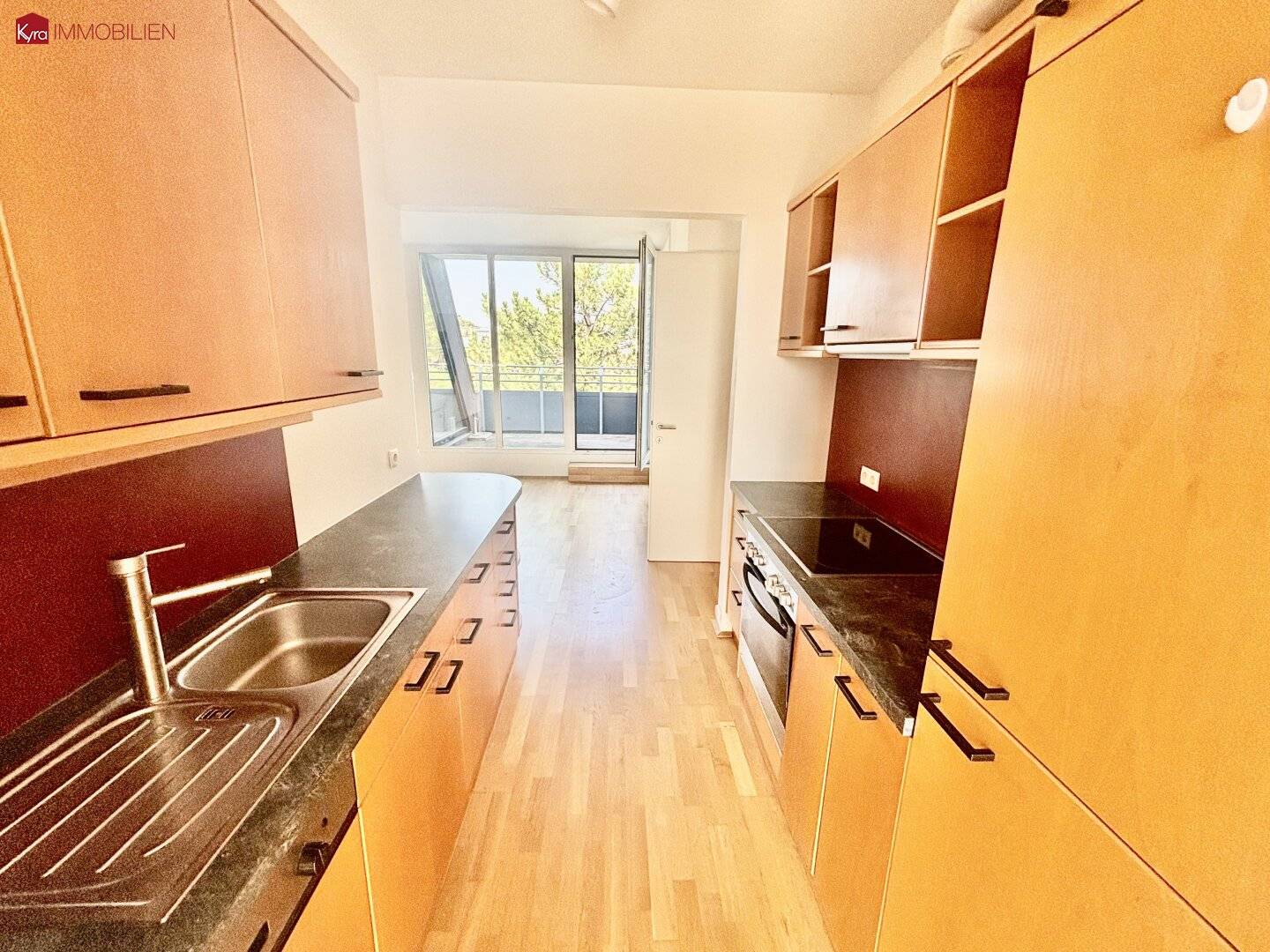 Bright 3-room attic with balcony, parking space &amp; view of greenery in 1230 Wien