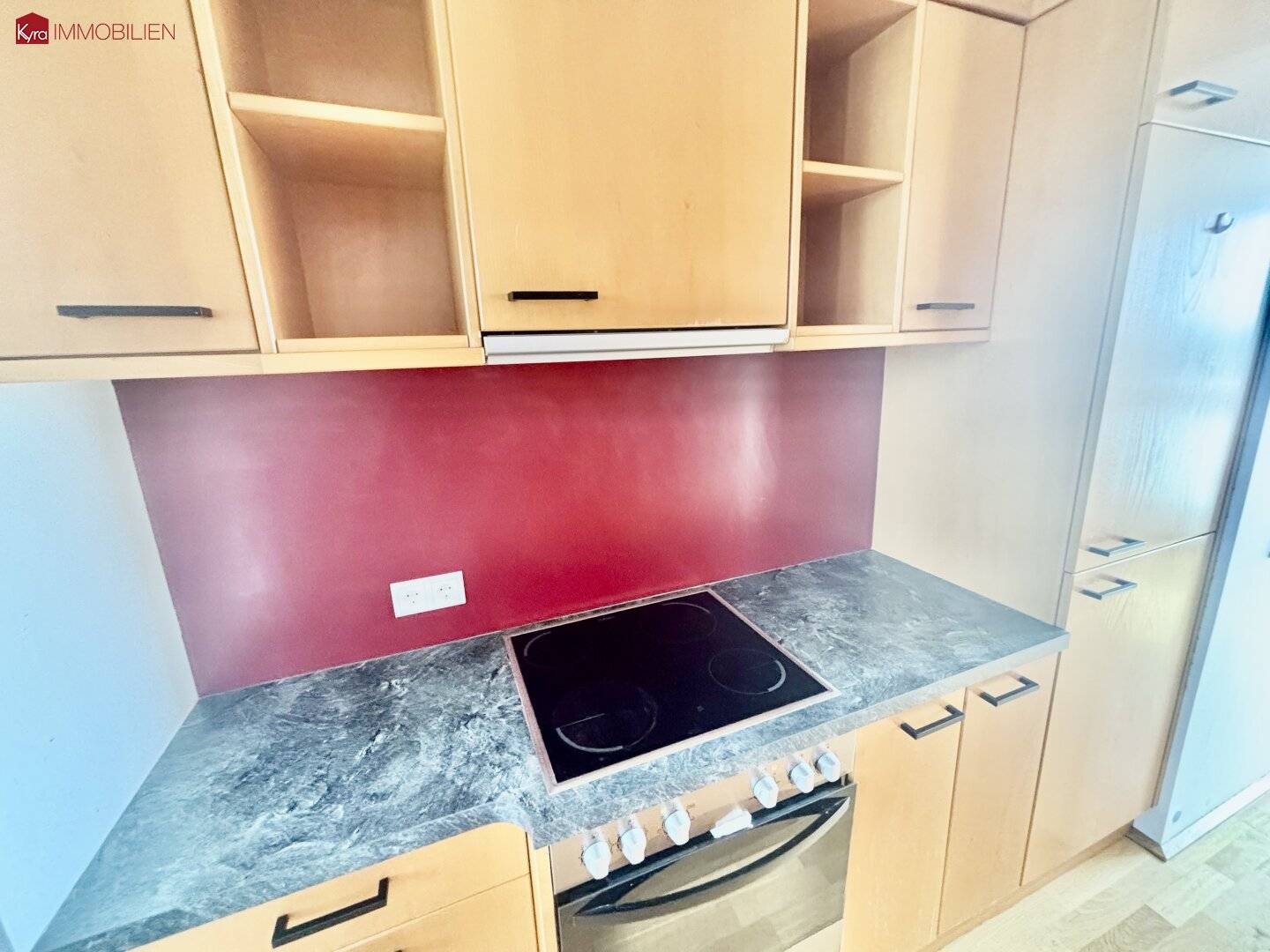 Bright 3-room attic with balcony, parking space &amp; view of greenery in 1230 Wien