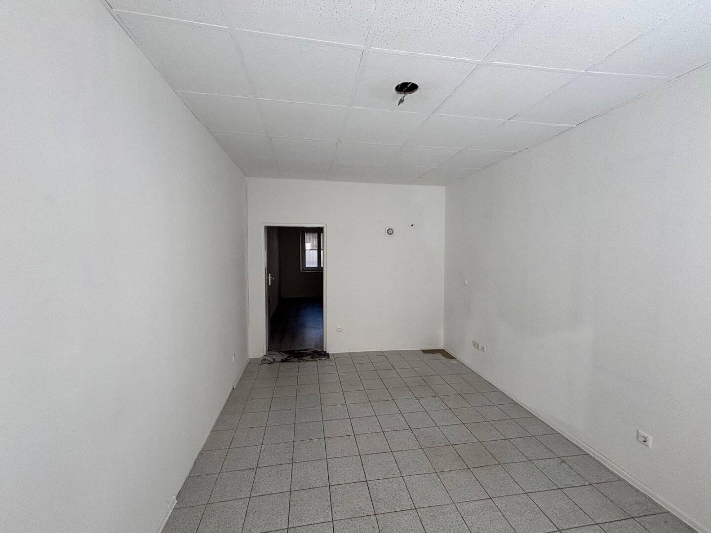 Vielseitig nutzbares Geschäftslokal mit ca. 30m² im 10. Bezirk