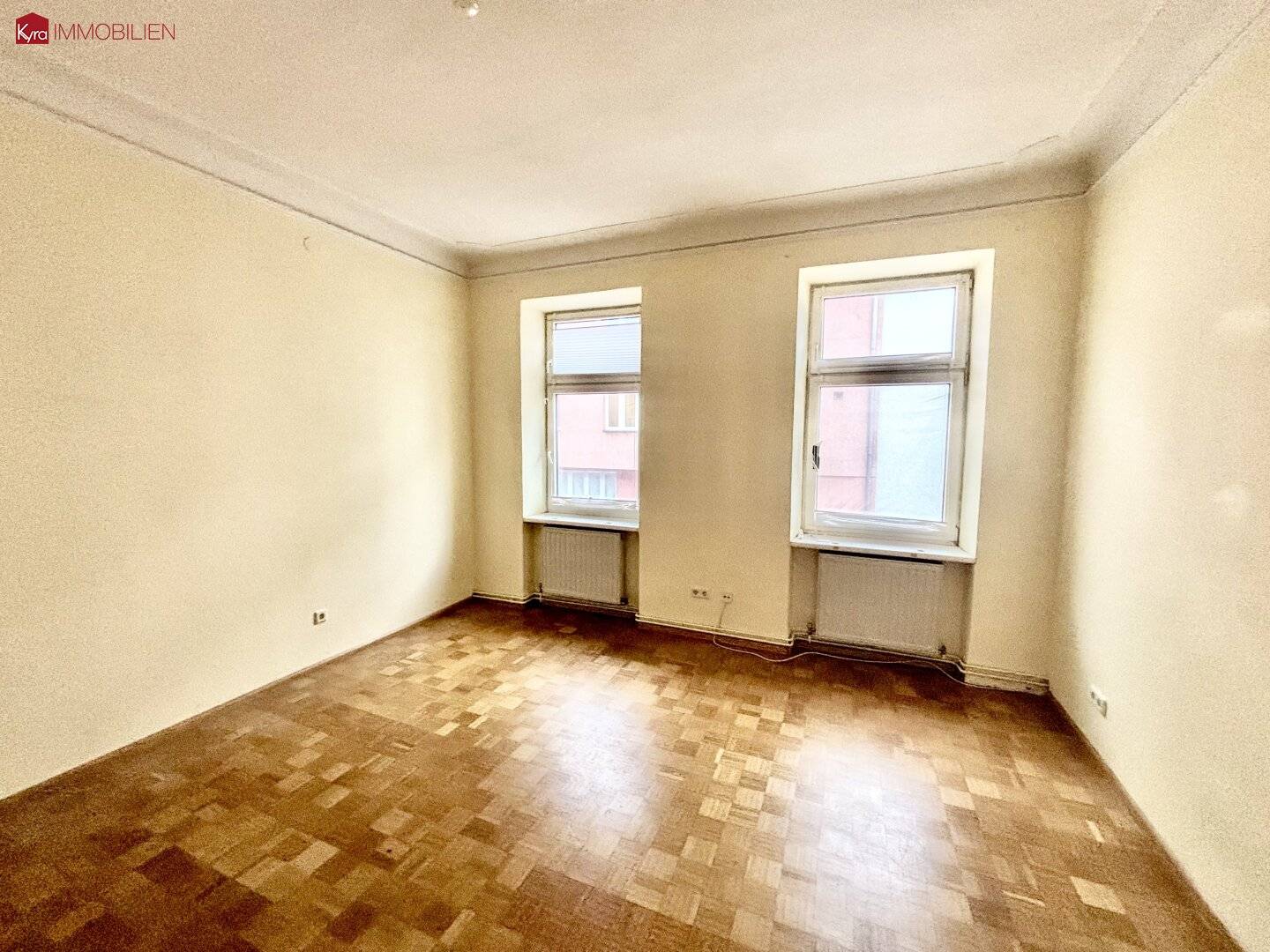 2 room old building apartment in the 14th district - Commission free