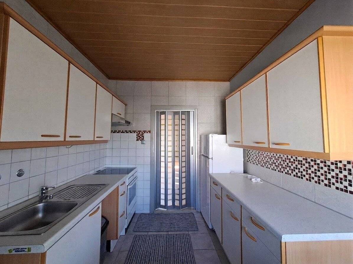 NATURNAH-STADTNAH, sonnige 3ZI mit Balkon 3./letzter Stock, schöne Ausichtslage, Carport