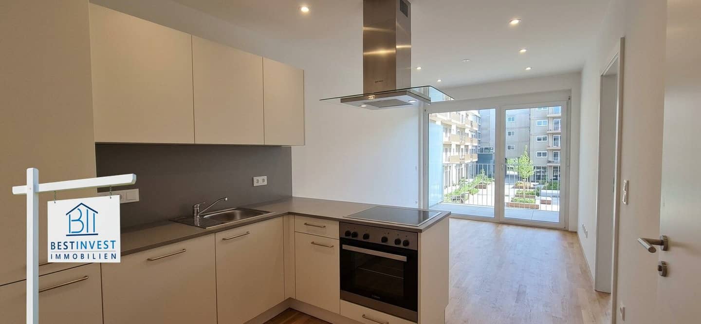 New first occupancy with quiet courtyard location