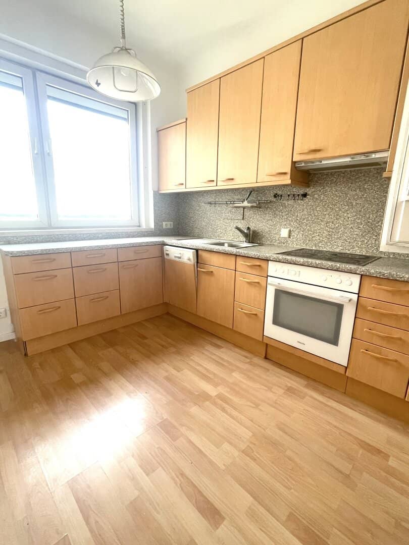 Bright new build apartment with Danube view - main avenue within walking distance - optimal transport connections