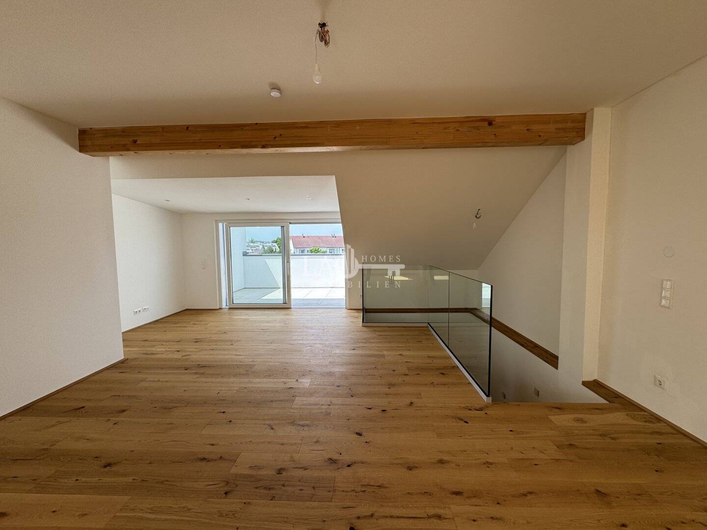 SOMMER SALE !!! ERSTBEZUG - Maisonette mit großzügiger Terrasse