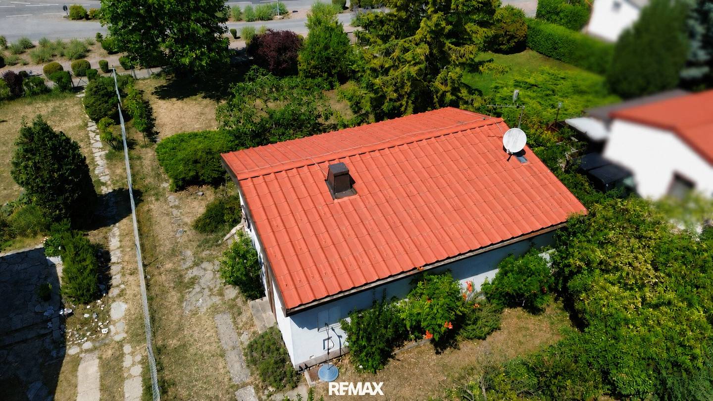 Rarity at Neusiedler See - Holiday house with lake view - 450 m² plot with expansion potential