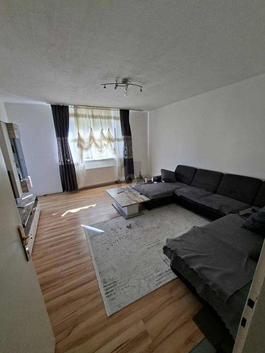 Wohnung mit Balkon und Keller in ruhiger grüner Lage