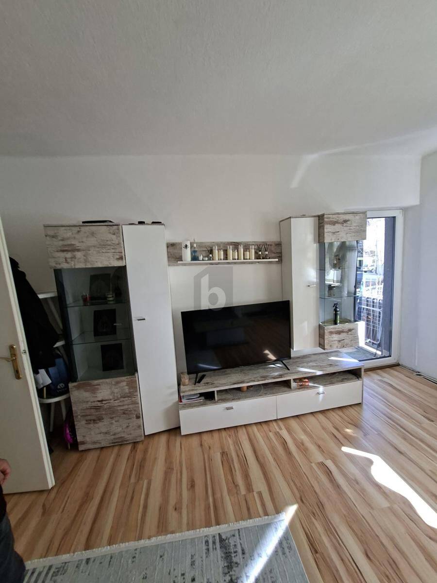 Wohnung mit Balkon und Keller in ruhiger grüner Lage