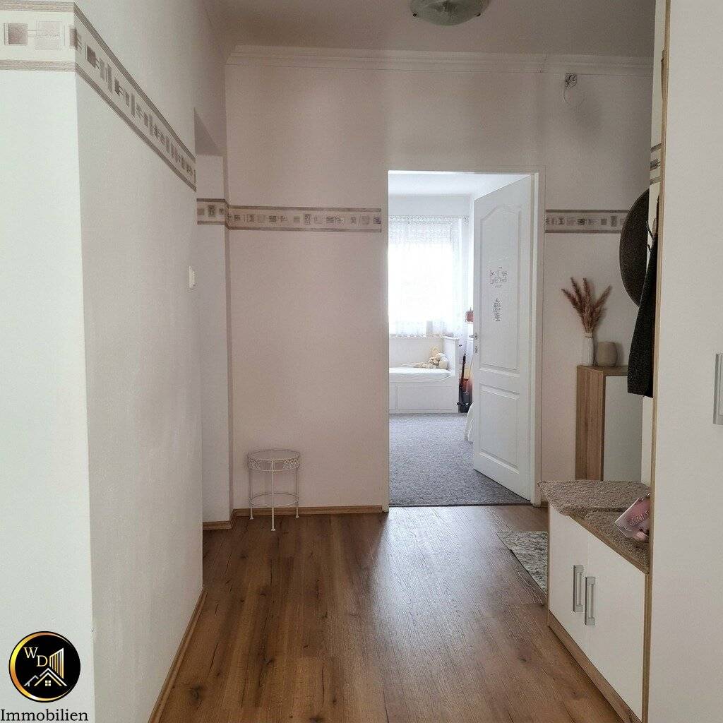 Einziehen und wohlfühlen – umfassend sanierte Familienwohnung mit Balkon, Lift und Grünlage in Mürzzuschlag“