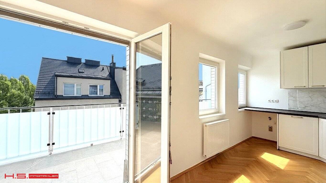 TOPKAUF- TERRASSENWOHNUNG - 2021 GENERALRENOVIERT  -  5. LIFTSTOCK - KLIMA - GRÜN- und FERNBLICK - THERMISCH SANIERTES HAUS