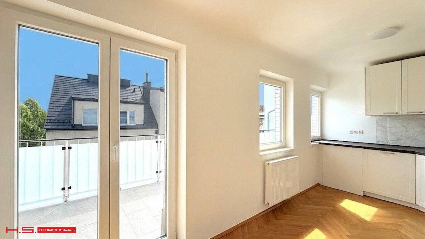 TOP PURCHASE TERRACE APARTMENT 2021 FULL RENOVATION 5TH FLOOR WITH ELEVATOR AIR CONDITIONING GREEN AND DISTANT VIEW THERMALLY REFURBISHED BUILDING