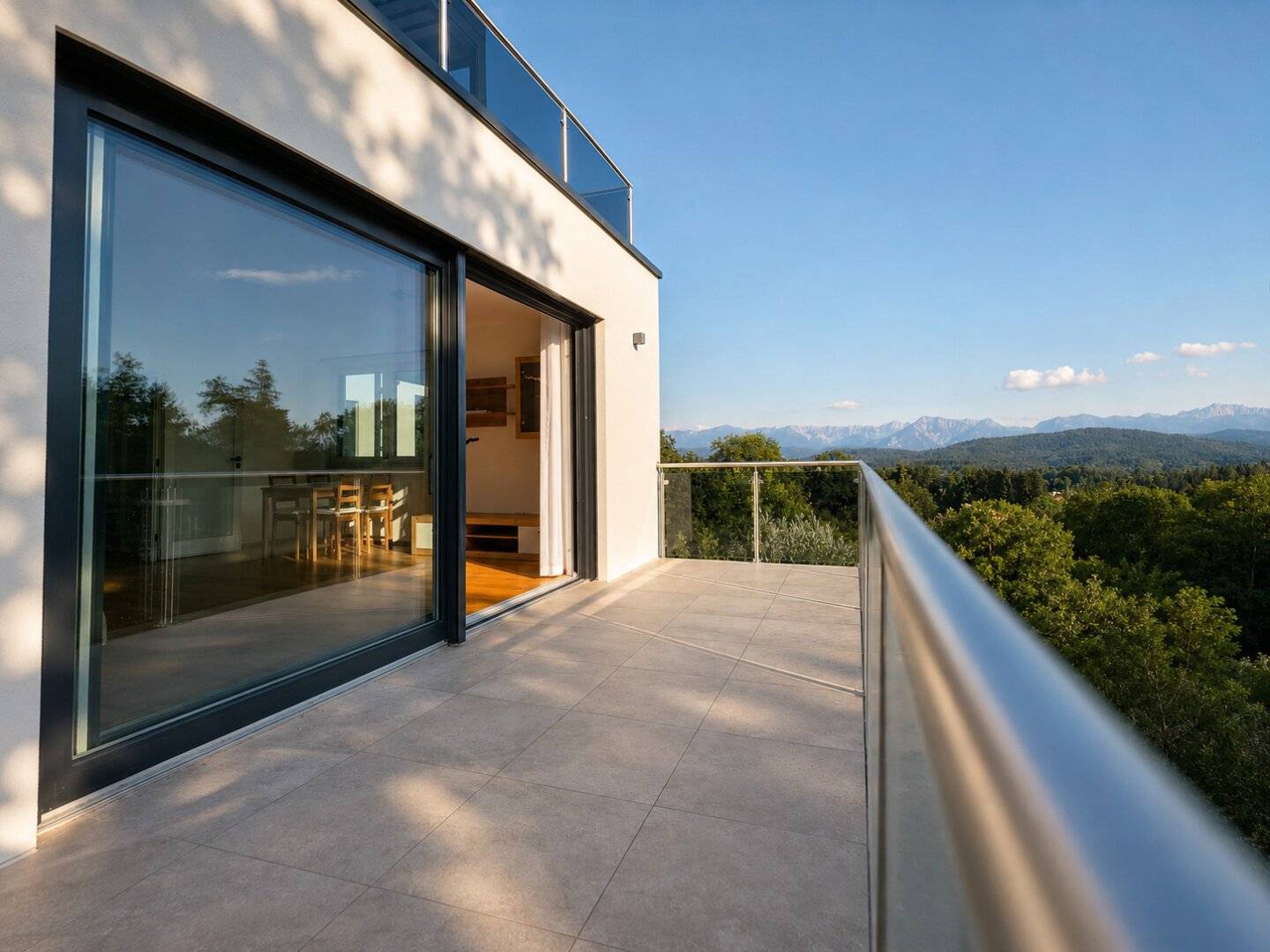 Neubau-Erstbezug mit Sonnenterrasse, Bergblick und Carport