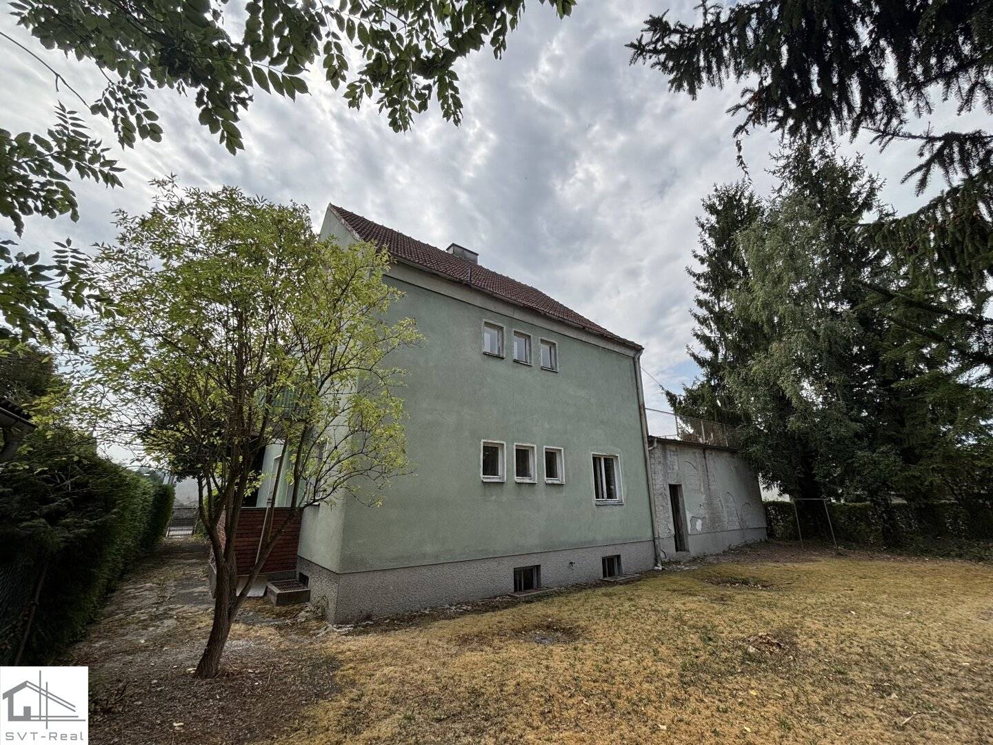DIGITALES ANGEBOTSVERFAHREN: Renovierungsbedürftiges Wohnhaus mit großem Potenzial auf sonnigem, uneinsehbarem Grundstück