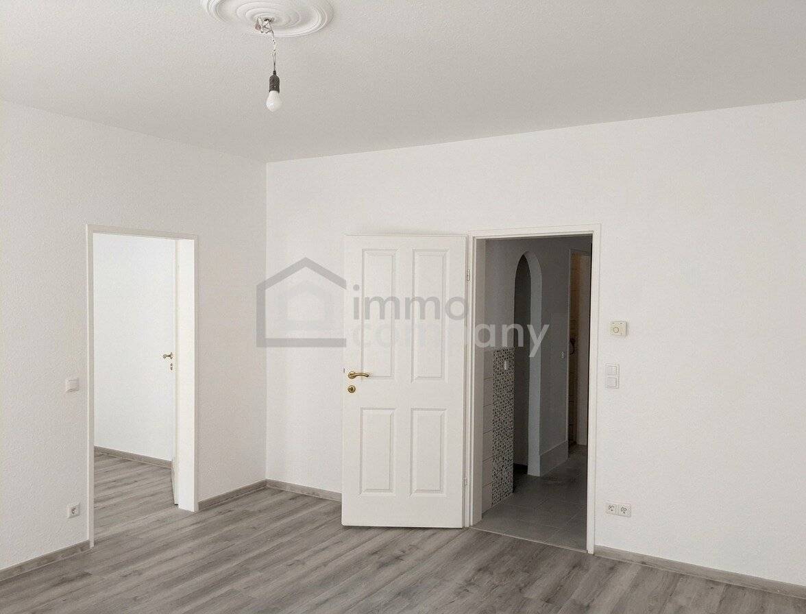 Wohnung frisch renoviert für Singles, Studenten, Anleger!