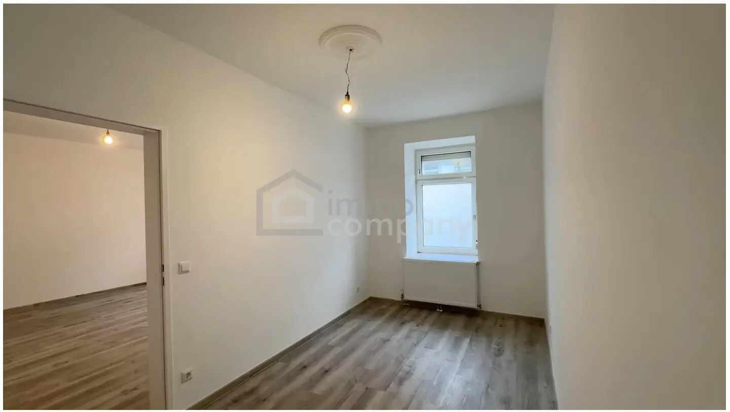 Wohnung frisch renoviert für Singles, Studenten, Anleger!