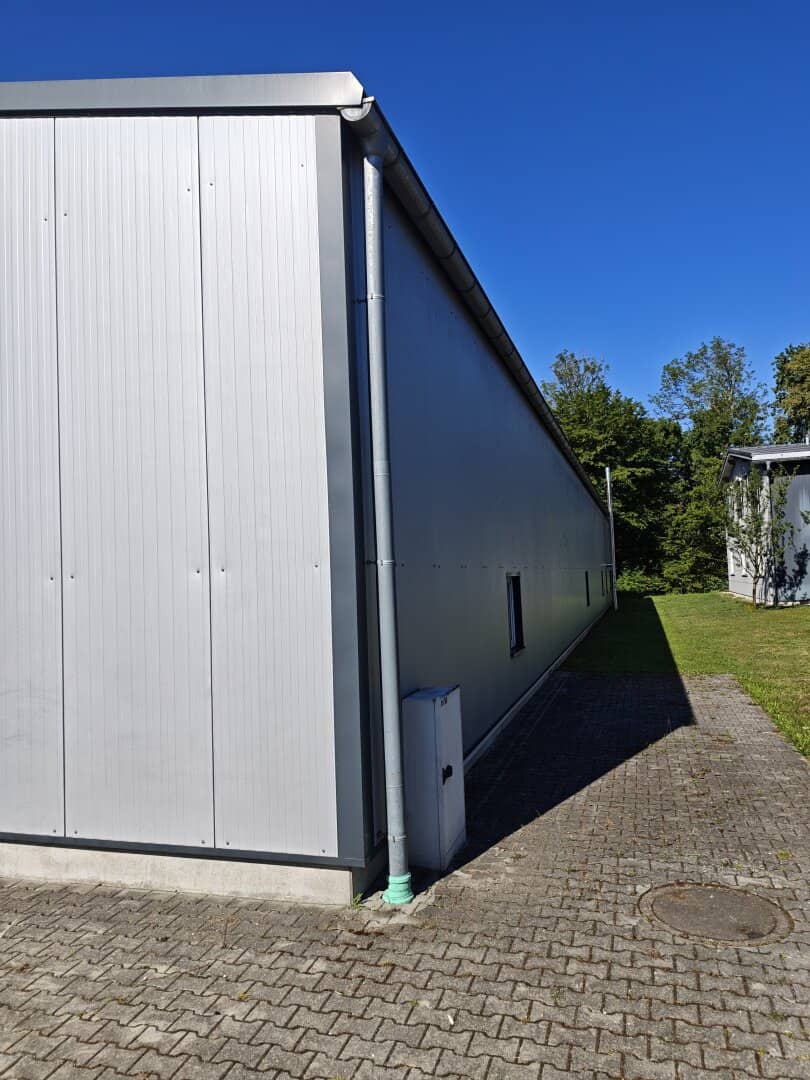 Well located commercial property with modern commercial hall and manager's house with 2 semi-detached houses