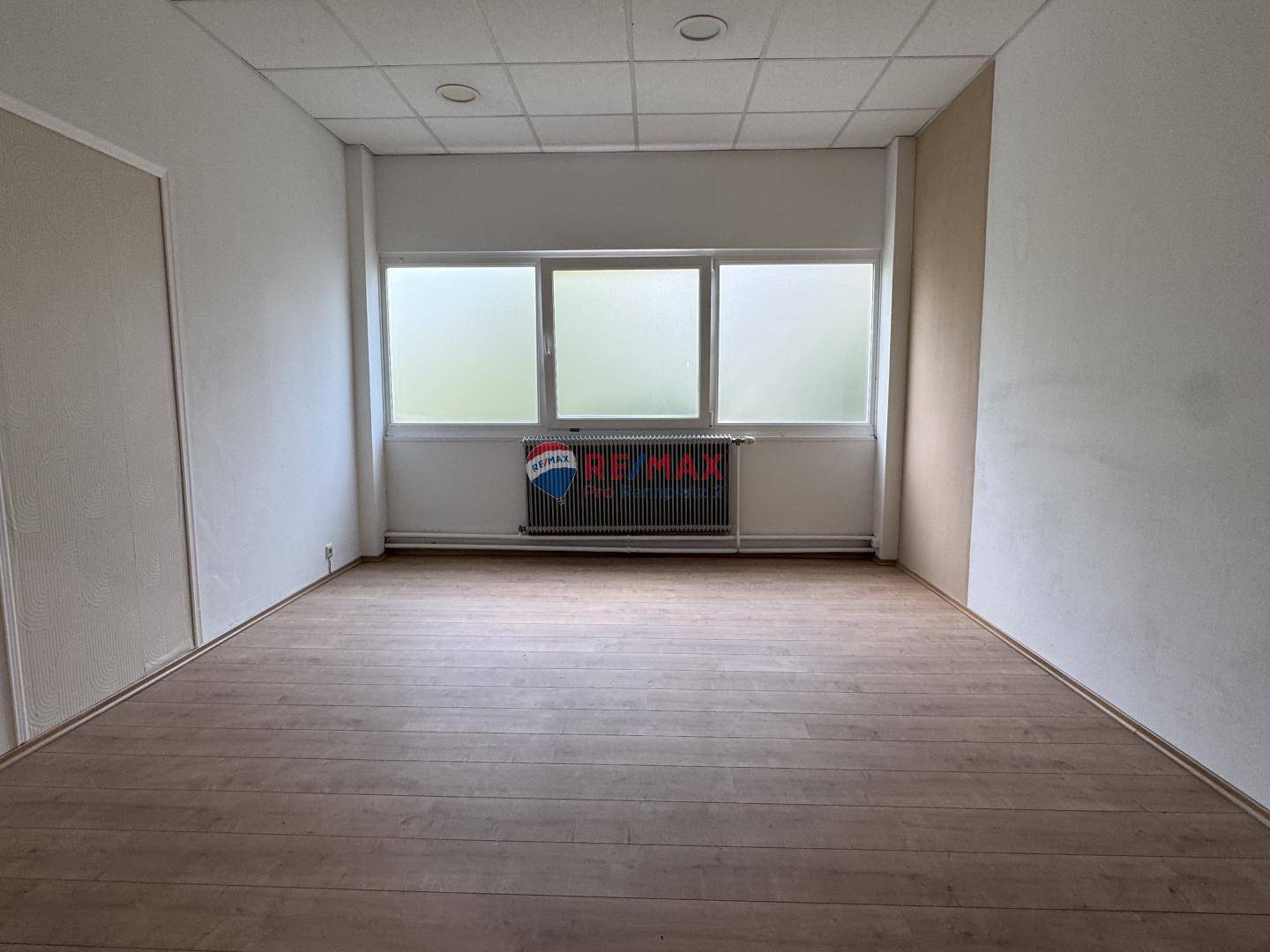 Flexible commercial space as Loftwohnung with parking