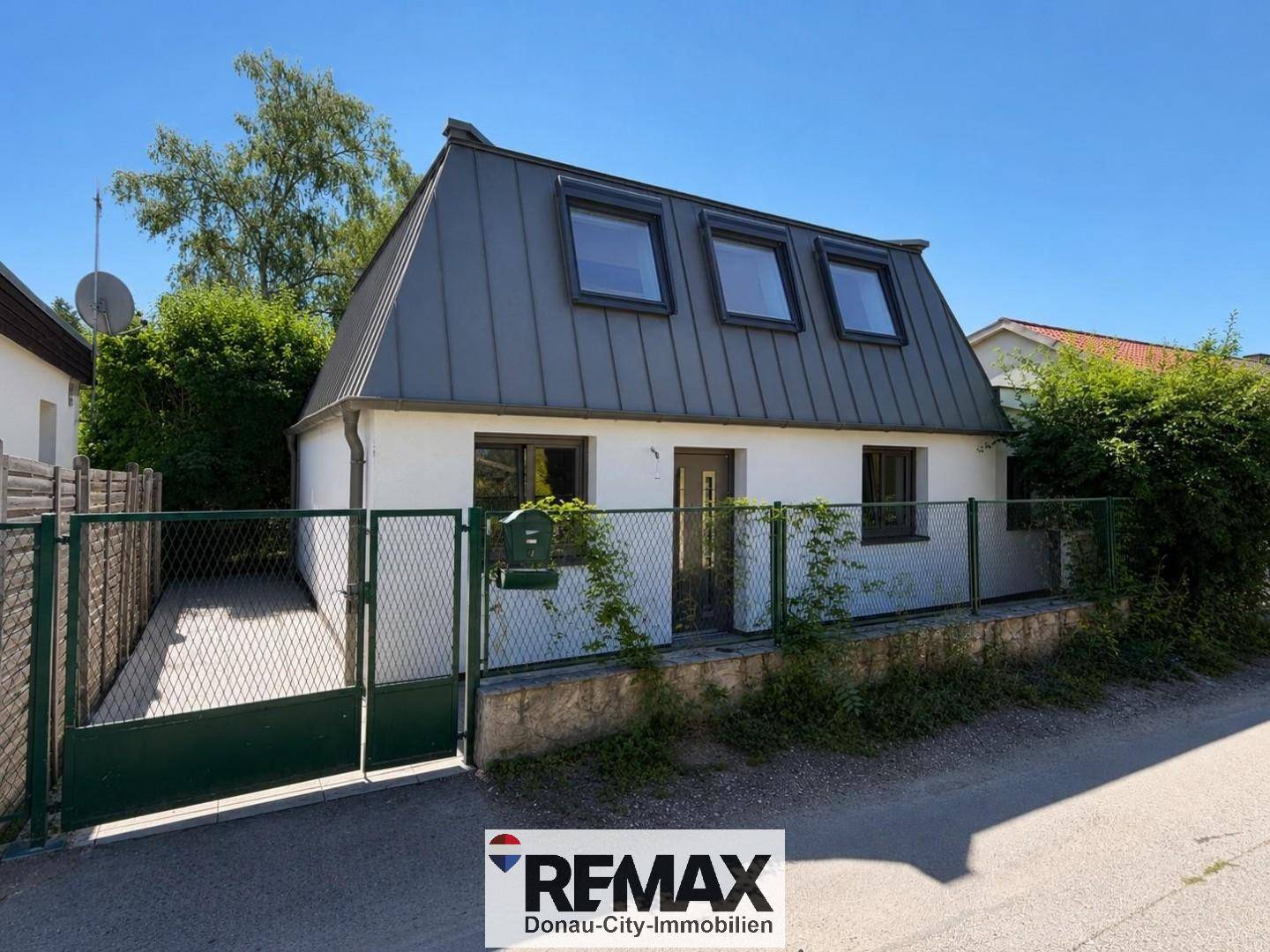 Ruhige Wohnung mit eigenem Seezugang und Terrasse
