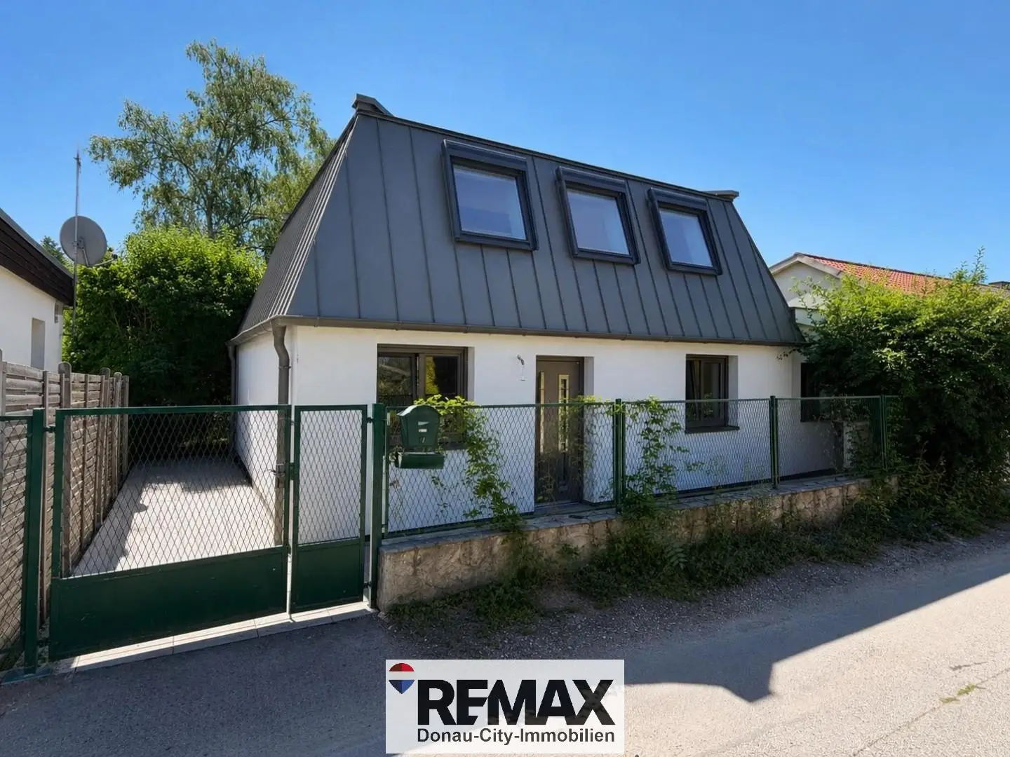 Ruhige Wohnung mit eigenem Seezugang und Terrasse