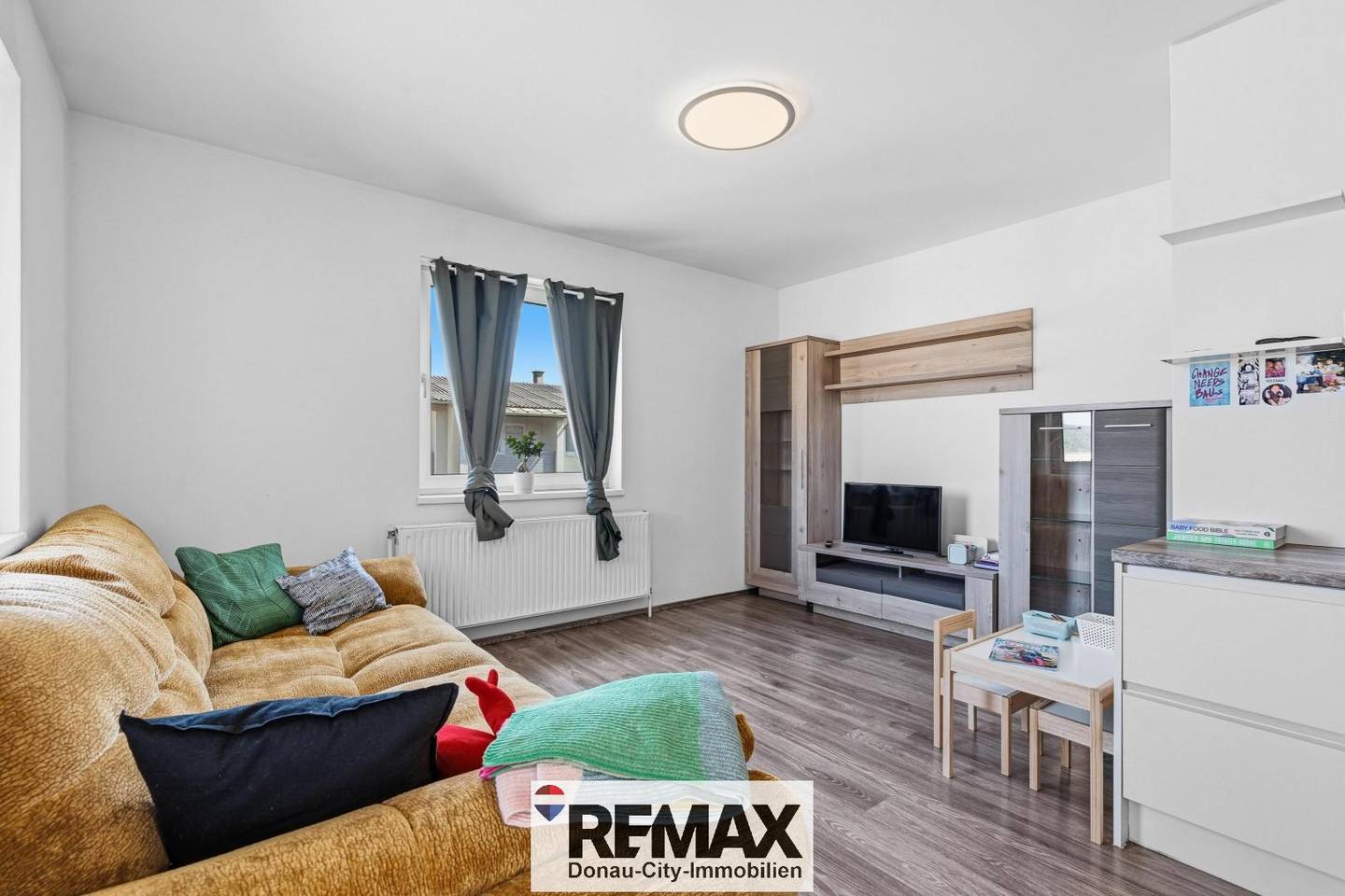 Wohnung mit sonnigem Balkon und moderner Wohnküche