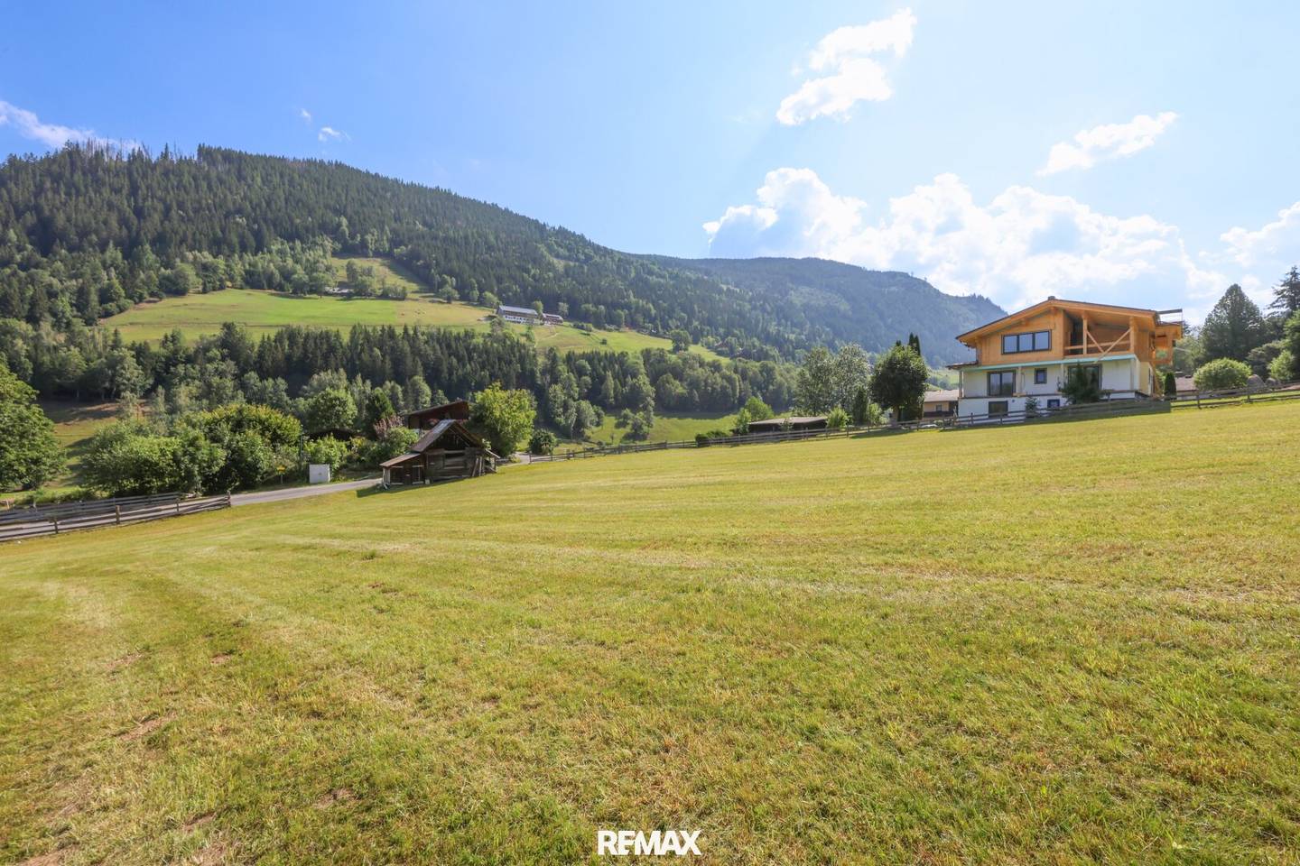 Atemberaubendes Panorama. Exklusives Baugrundstück mit unverbauten Blick auf das Dachsteinmassiv!