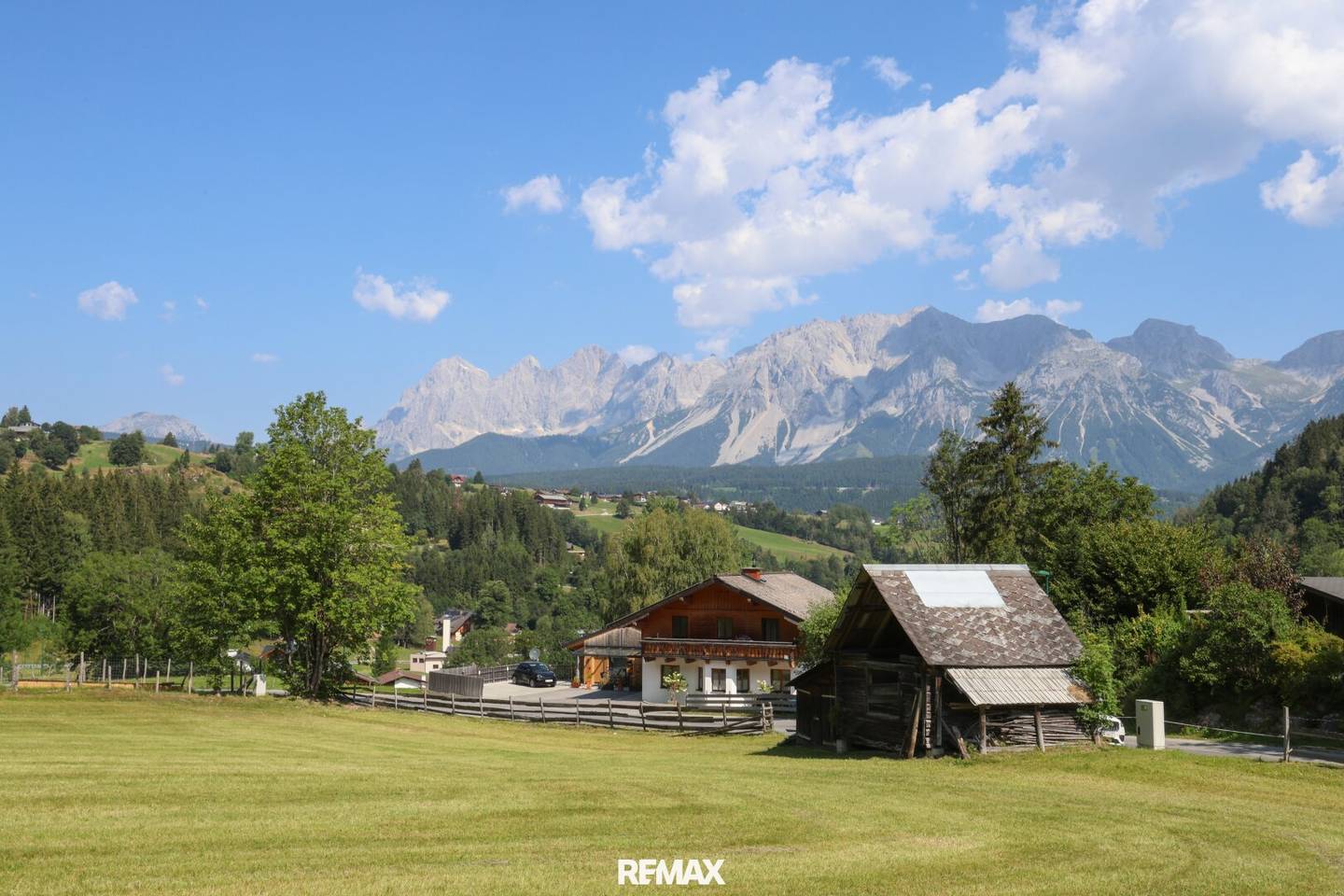 Atemberaubendes Panorama. Exklusives Baugrundstück mit unverbauten Blick auf das Dachsteinmassiv!