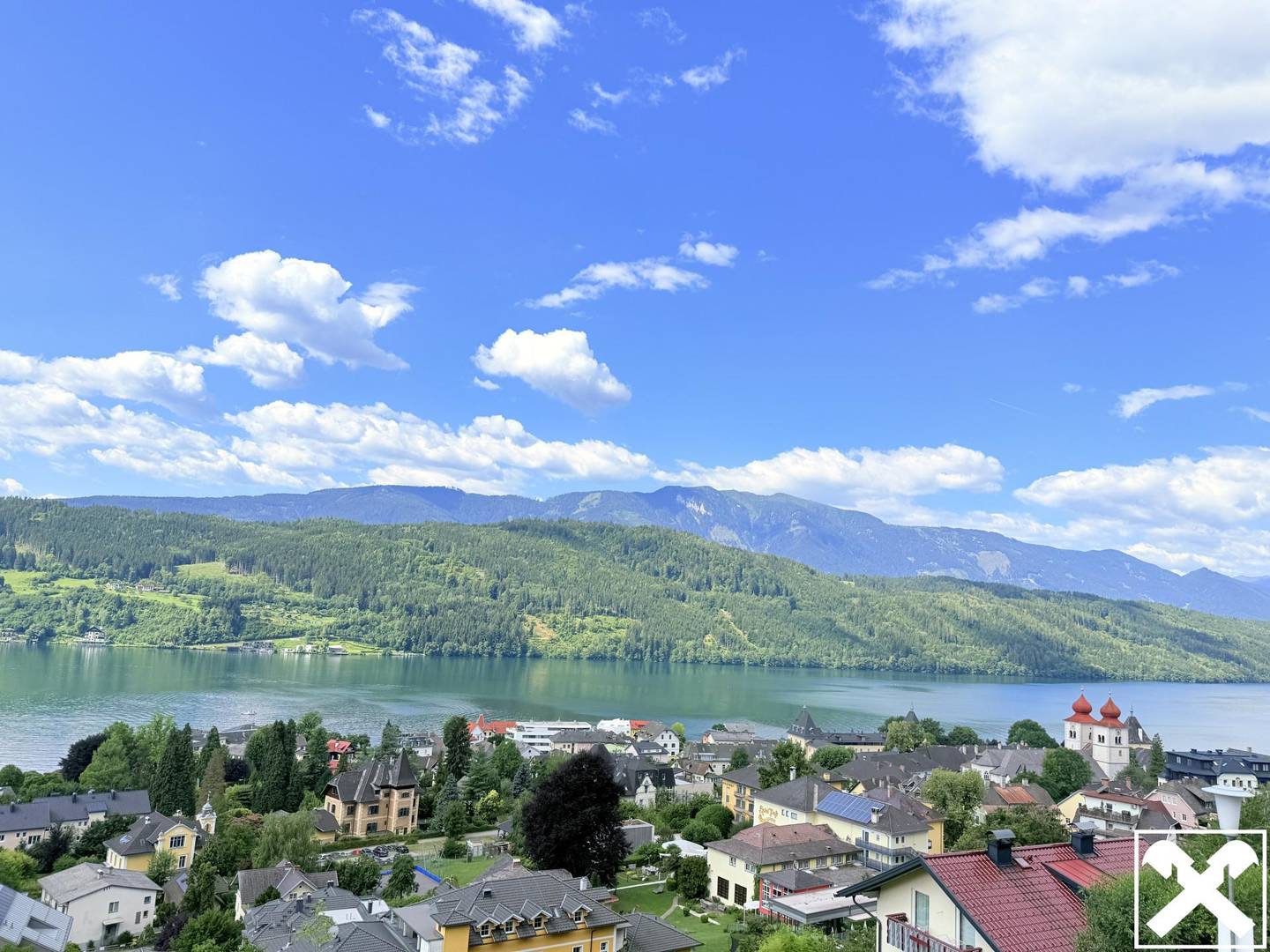 Apartment with panoramic terrace and lake view
