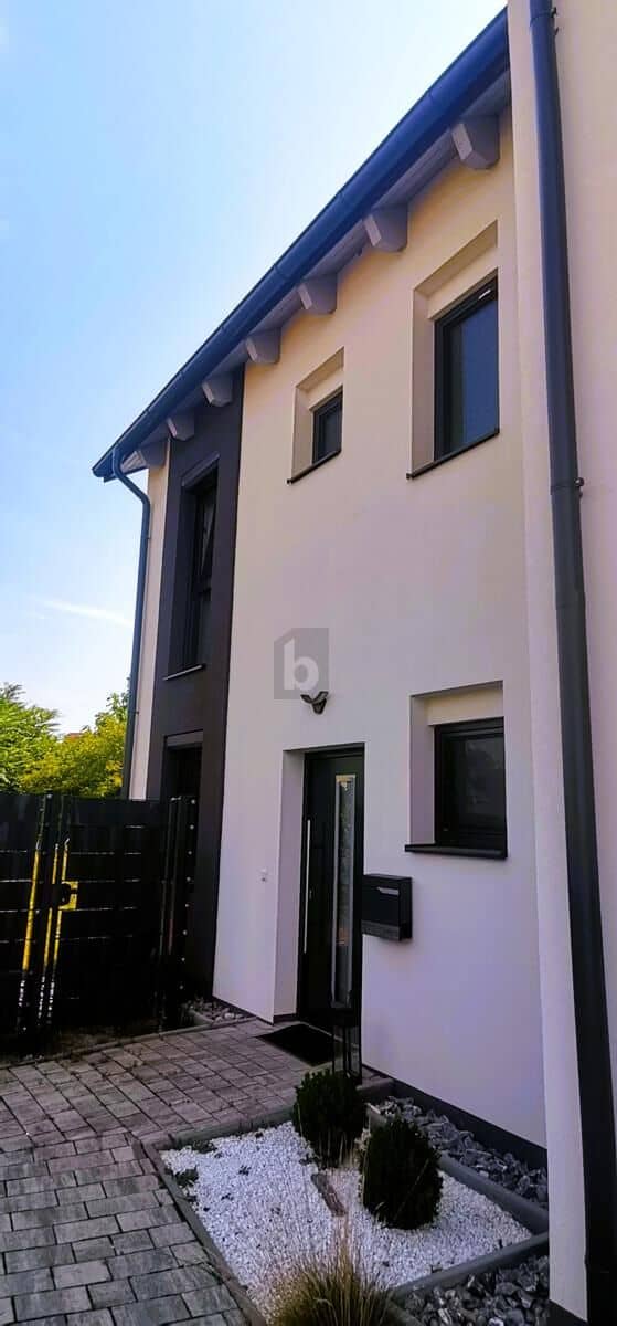 Smarte Familienwohnung mit Garten und Photovoltaik
