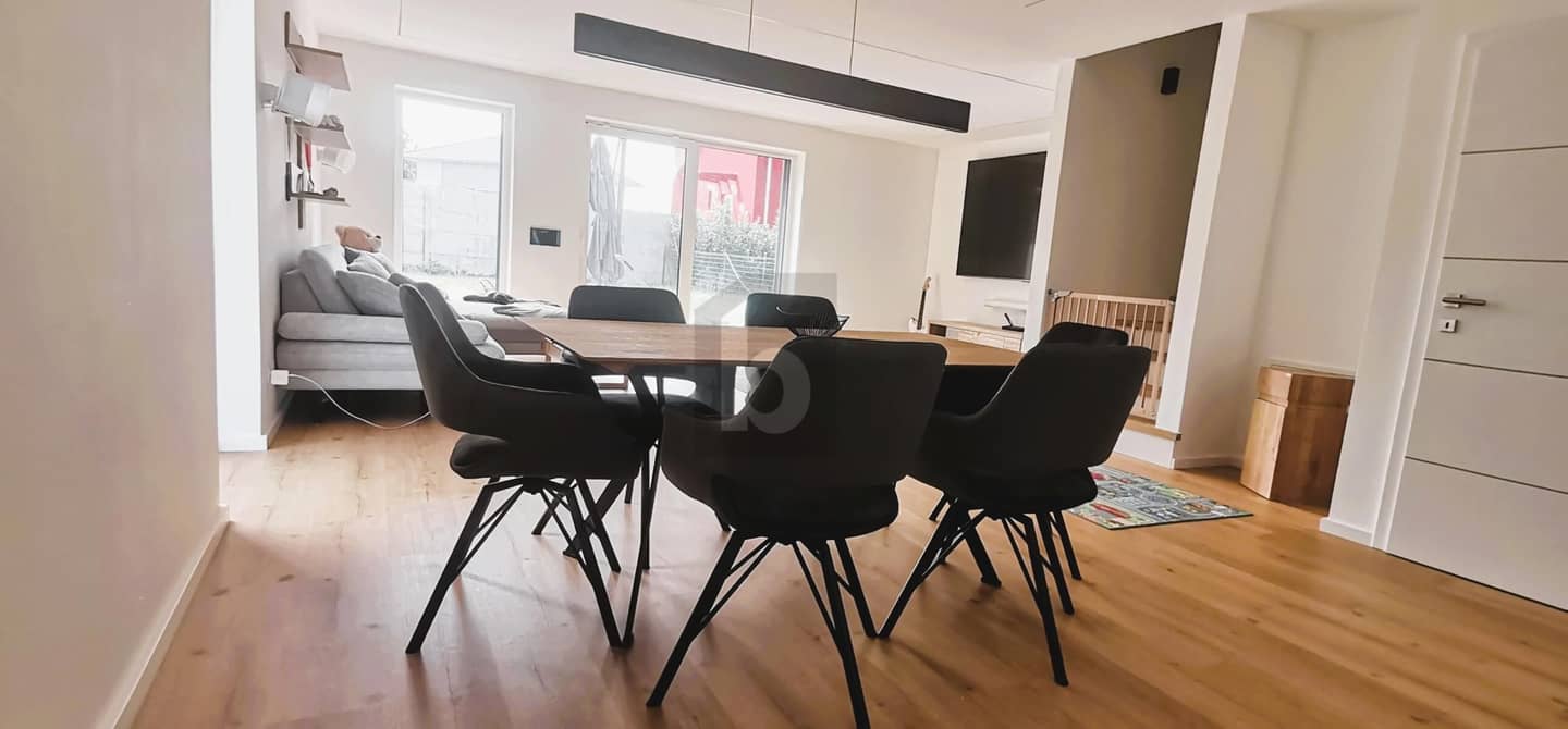 Smarte Familienwohnung mit Garten und Photovoltaik