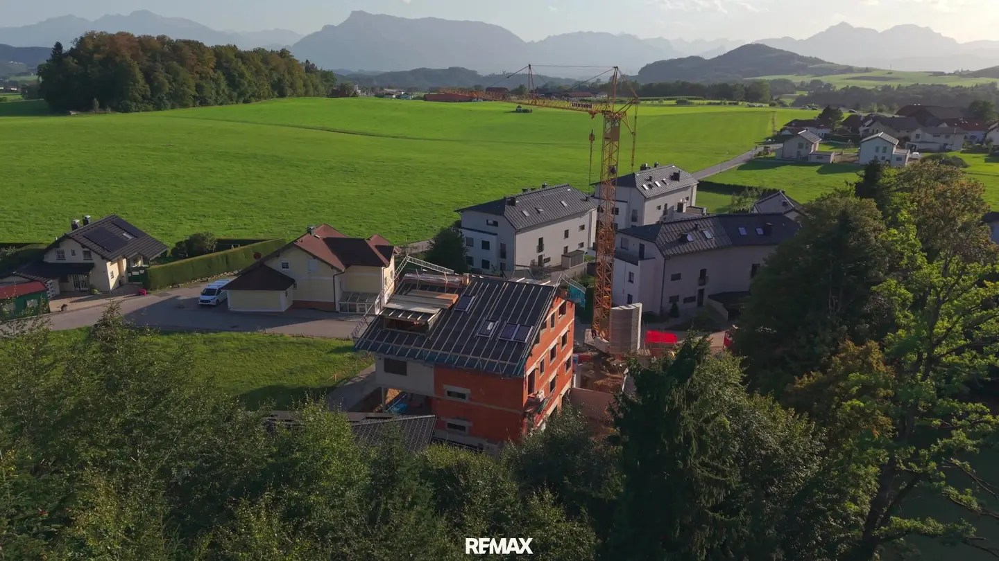 Penthouse character in Elixhausen: panoramic view, 33 m² terrace and up to 4.20 metre ceiling height