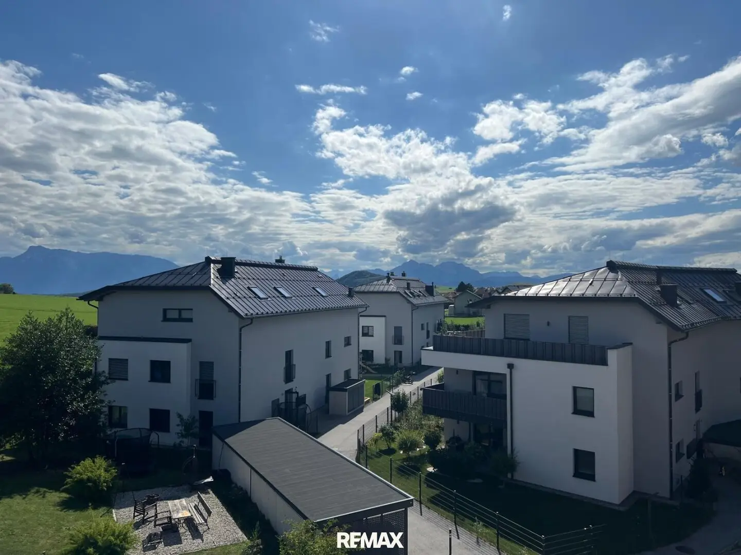 Penthouse character in Elixhausen: panoramic view, 33 m² terrace and up to 4.20 metre ceiling height