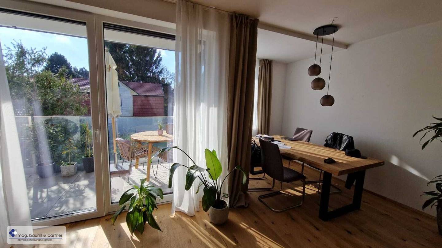At the Alte Donau with 2 balconies, perfect maisonette with 3 rooms