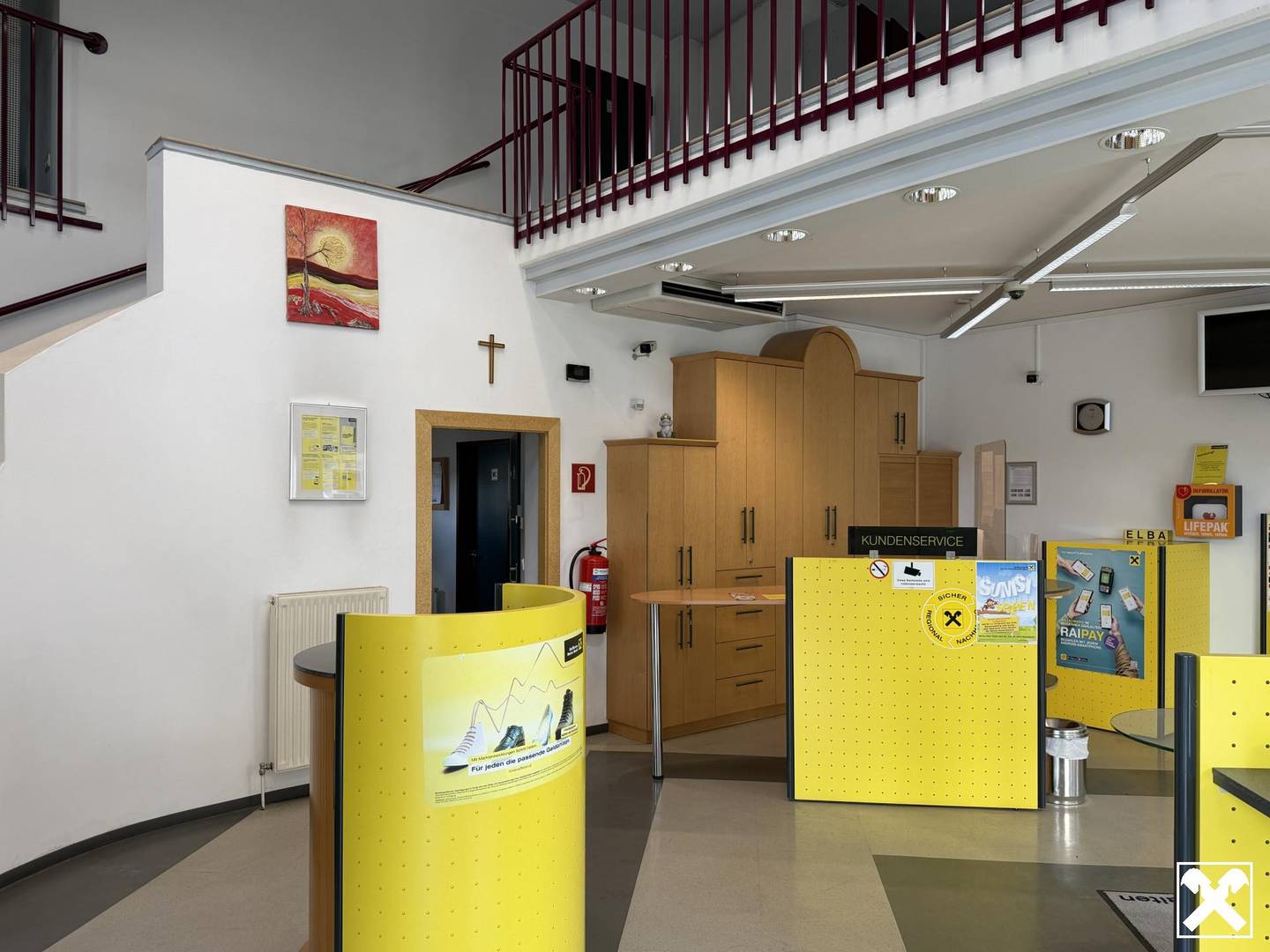 Vielseitig nutzbare Wohnung in Frequenzlage mit Parkplätzen