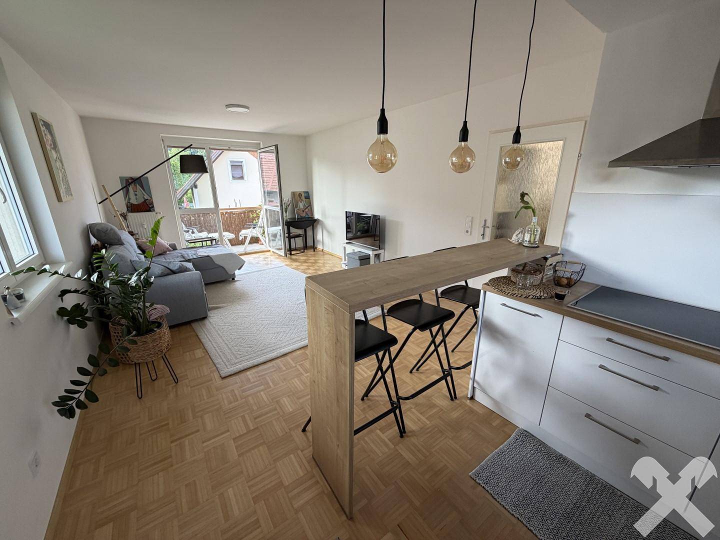 Helle Wohnung mit Balkon und Carport in zentraler Lage