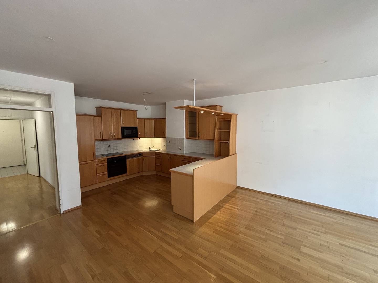 Zentrale Wohnung mit Loggia und Tiefgaragenstellplatz
