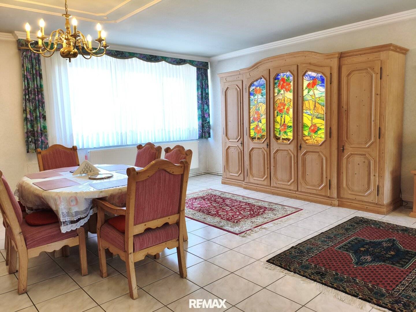 Außergewöhnliche Immobilie mit parkähnlichem Garten, ehemaliger Praxis und viel Raum zum Leben – 2152m² Grund!