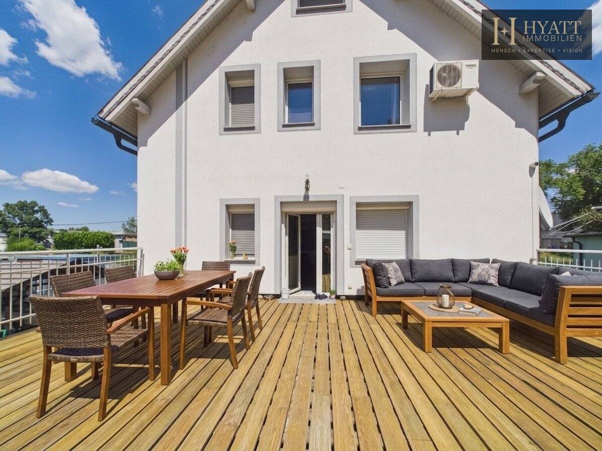 EXLUSIVES WOHNEN in Döbling- Saniertes Einfamilienhaus mit 2 separaten Nebengebäuden auf 2.788 m2 Grundstück