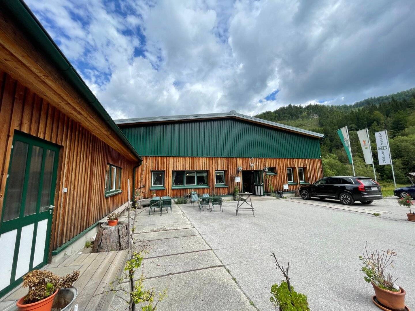 Perfekte Industrie- und Gewerbe-Location samt Gewerbefläche zu verkaufen!