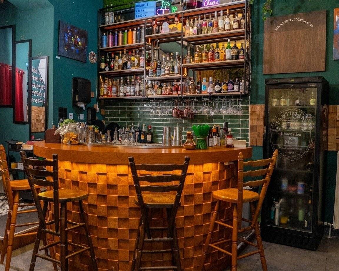 Gastronomy space in prime location, suitable for bar, café, bistro or matcha shop
