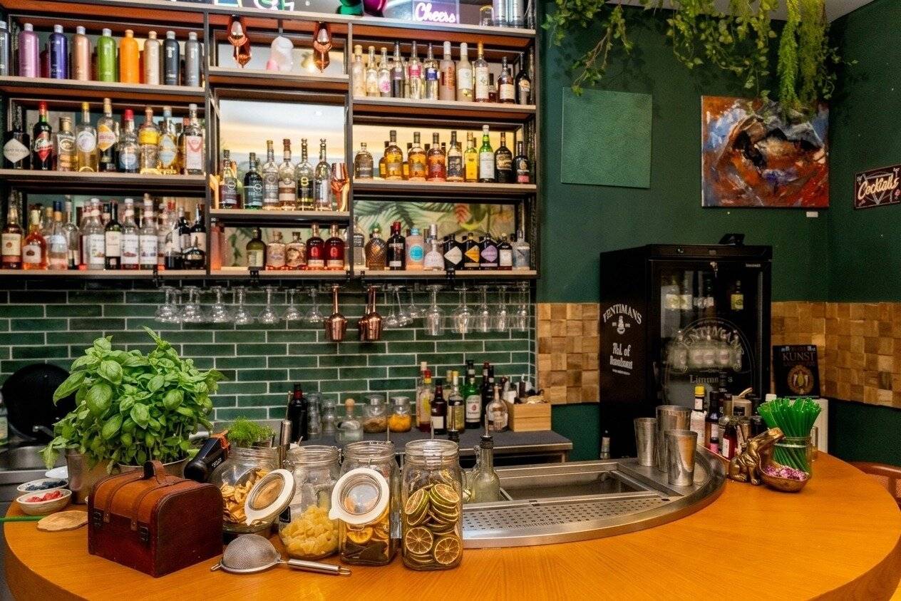 Gastronomy space in prime location, suitable for bar, café, bistro or matcha shop