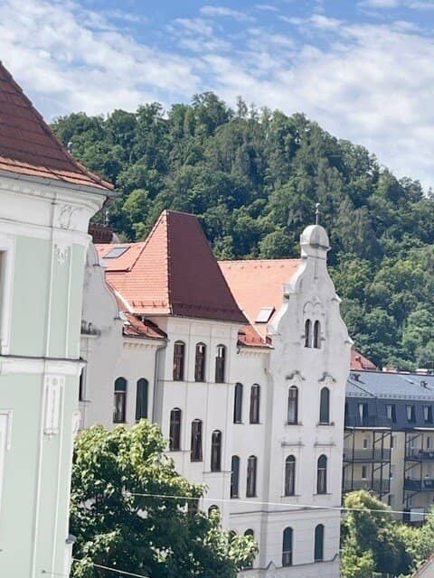 STUDIO APARTMENT WITH SCHLOSSBERG VIEW