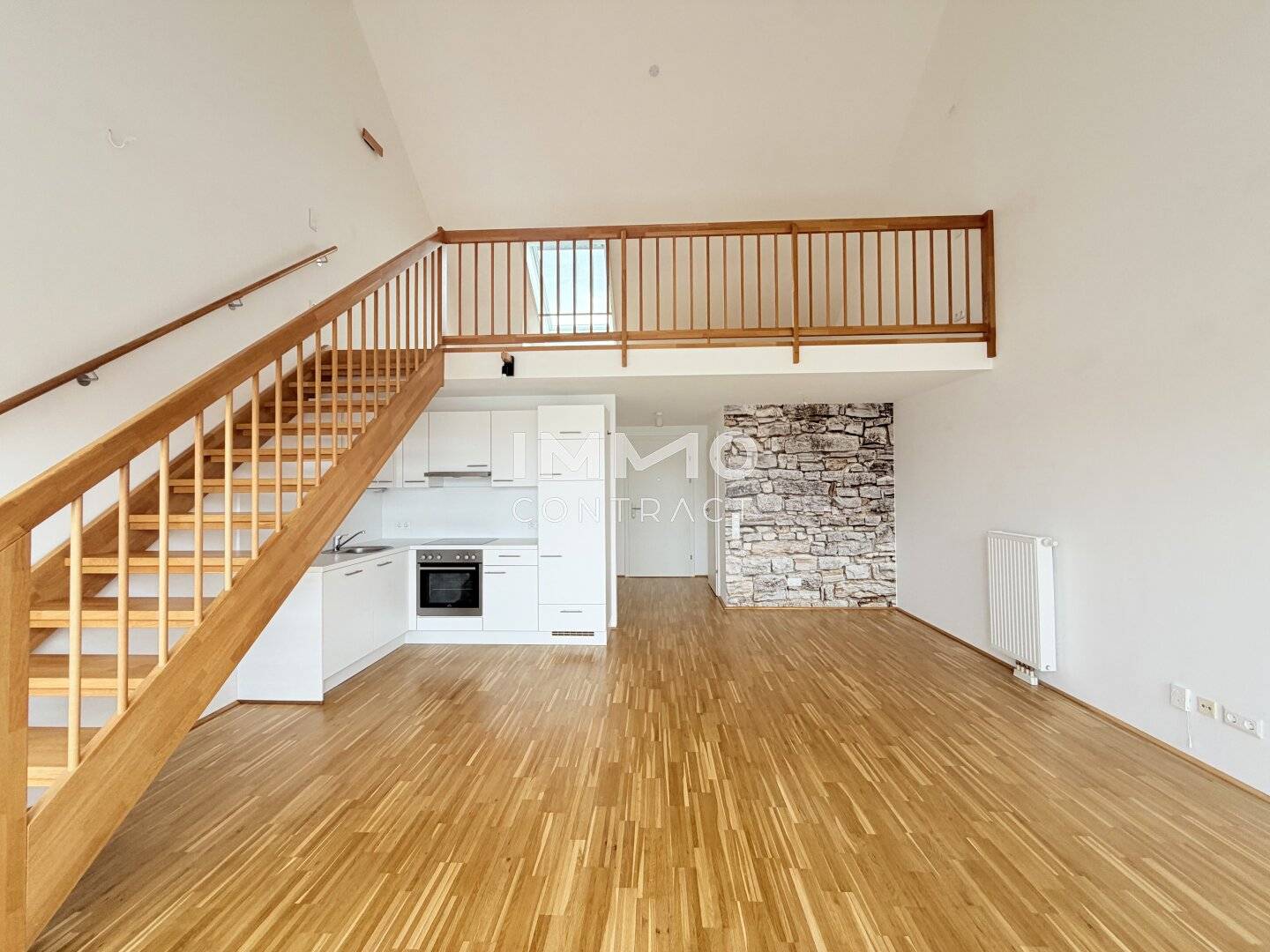 Extremely Cool Top Floor Loft with Outdoor Area and Wide View