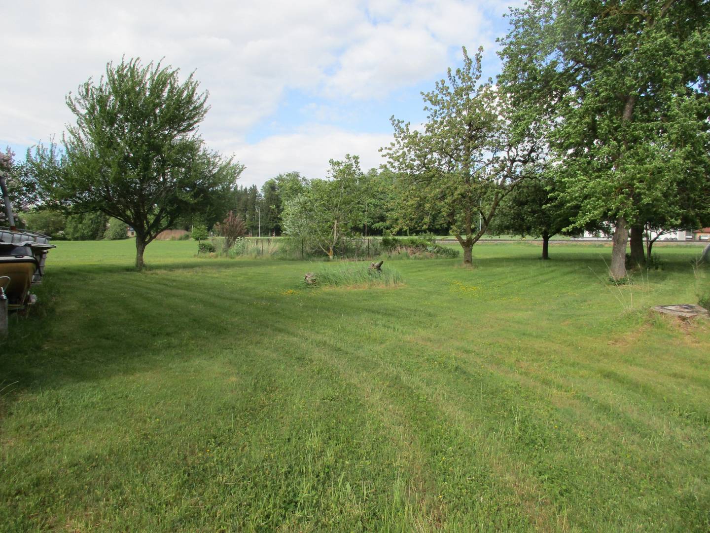 Former farmhouse with expansive garden Apartment