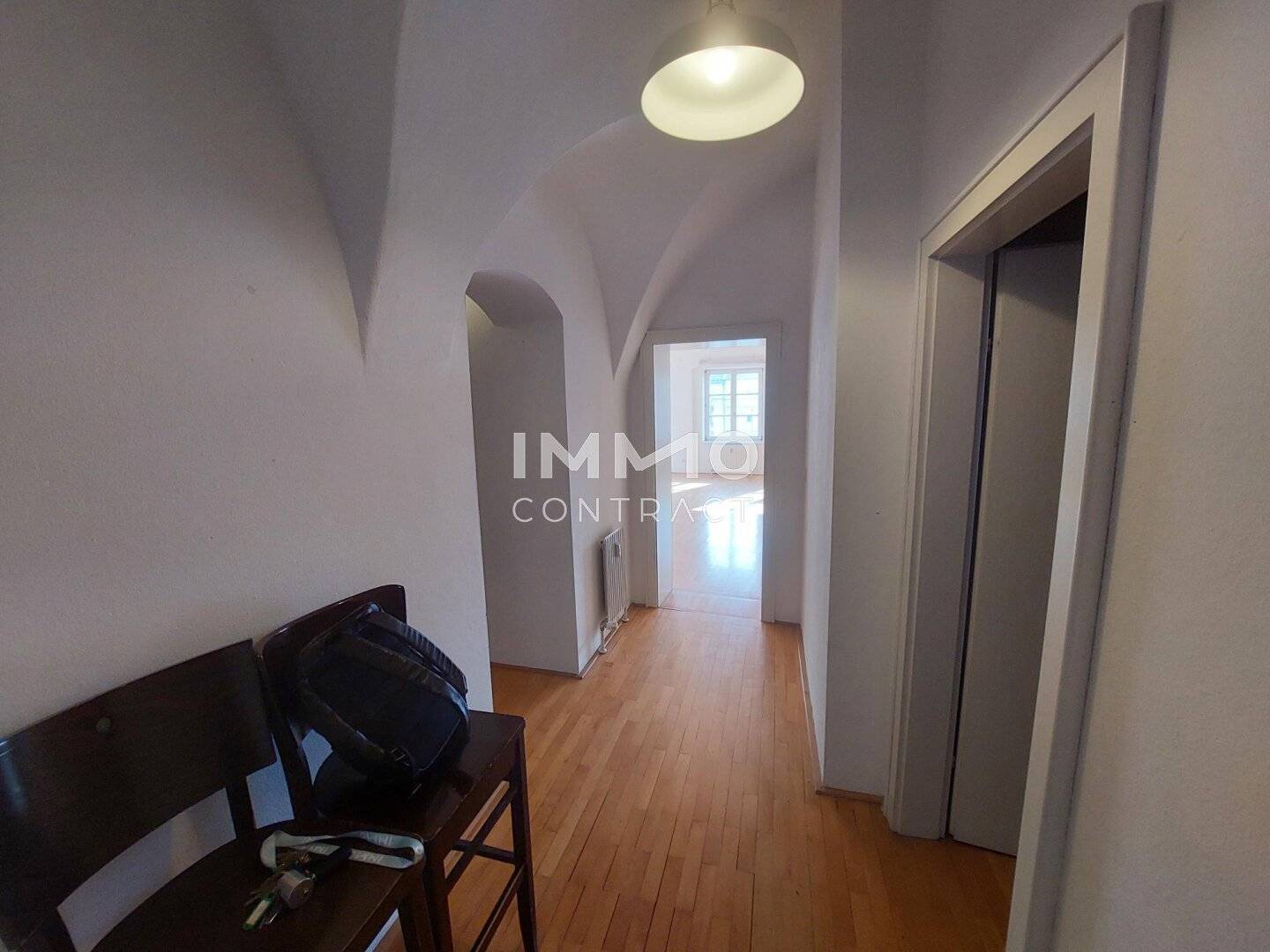 Spacious 2-room apartment in the center of Linz