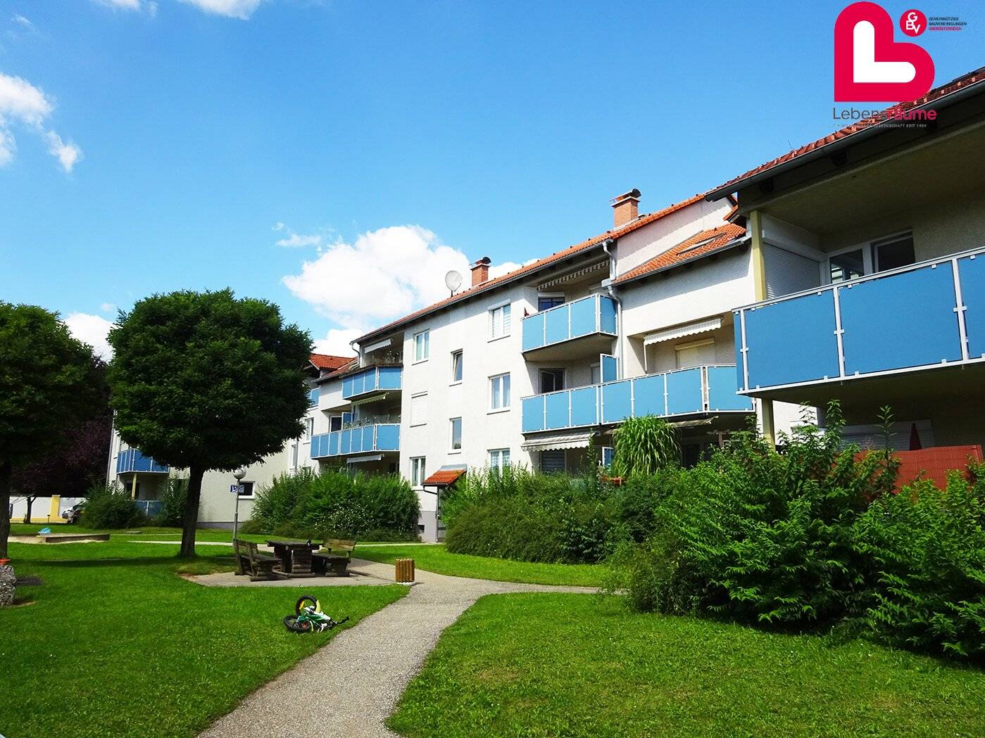 Cozy 2-room apartment in Edt bei Lambach with loggia and parking space